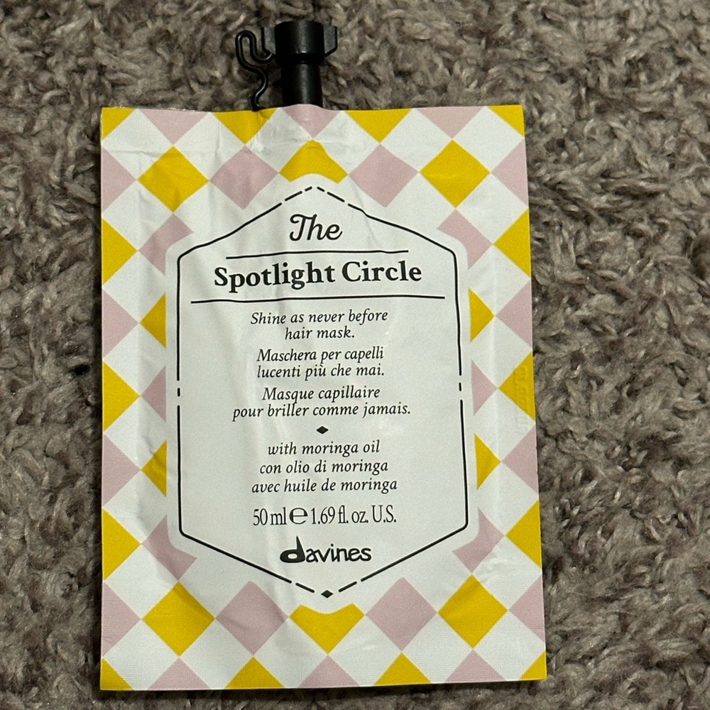 NEW- Davines- The Spotlight Circle Hair Mask